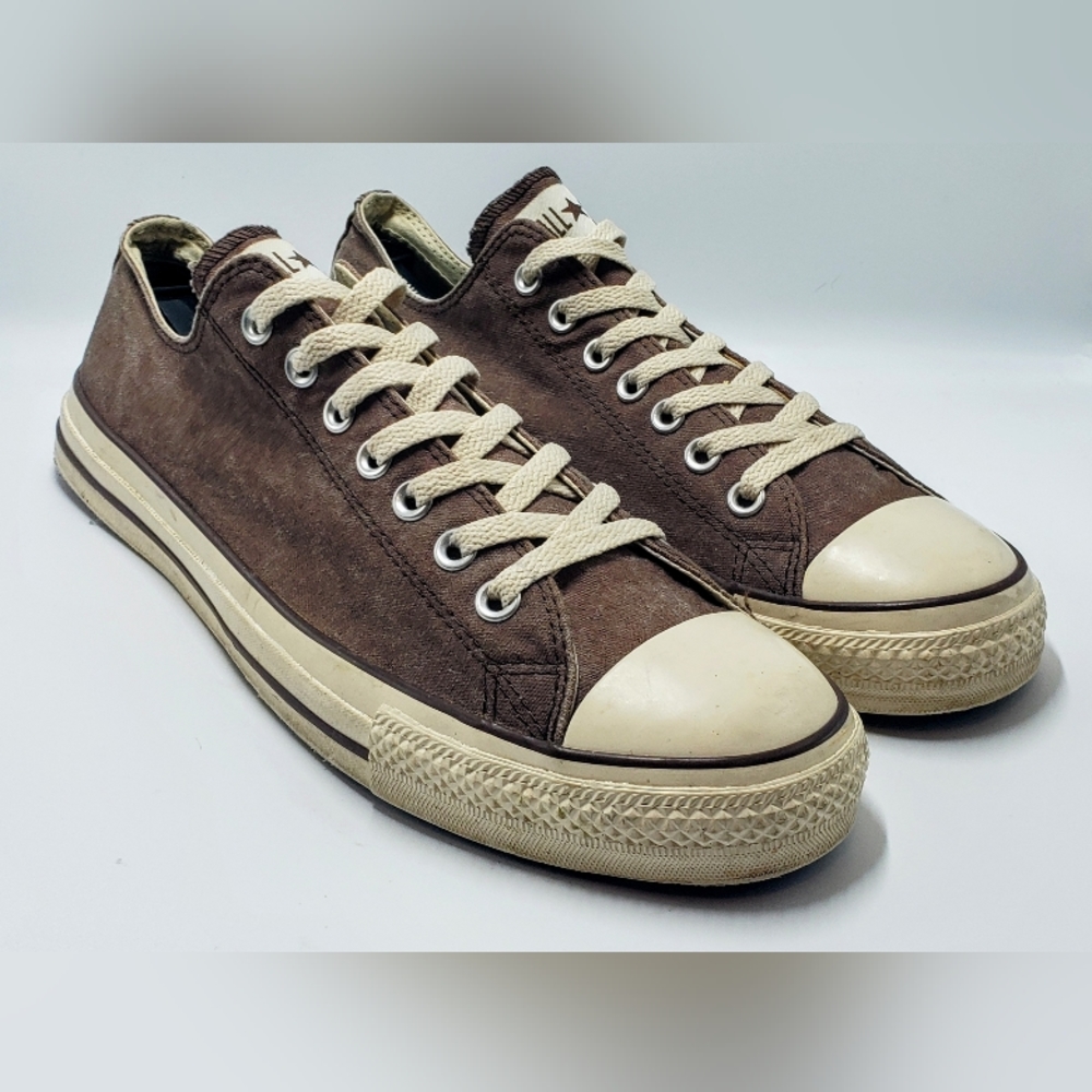 CONVERSE LowTop All Star Chuck Taylors| Like New